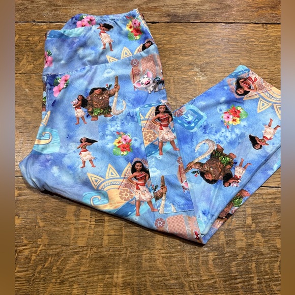 Disney Moana legging capri one size or large lots of stretch butter soft - Picture 1 of 6